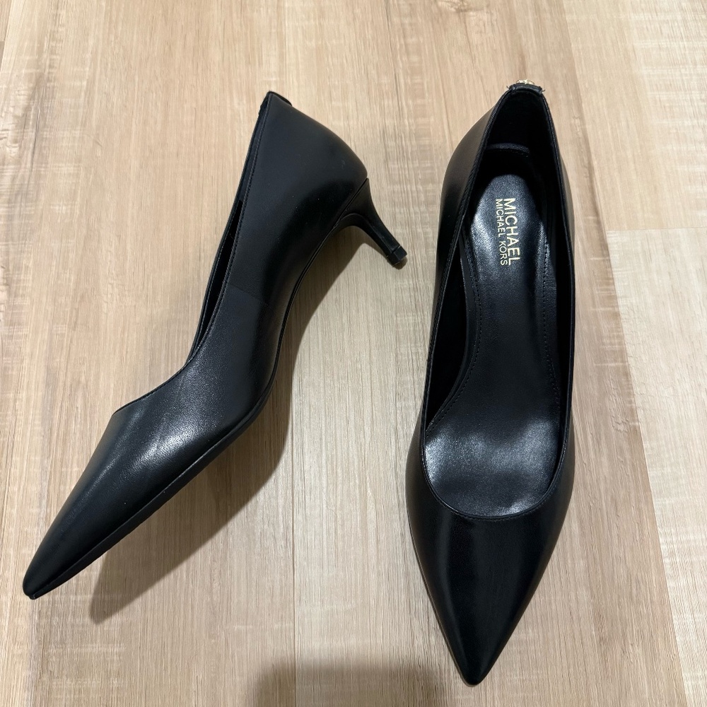 Michael Kors Women's Alina Flex Slip-On Pumps Size 7 (New with box)